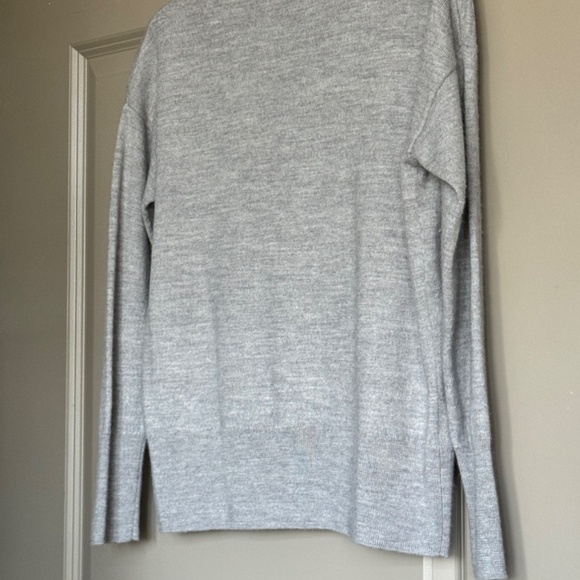 Saks  Fifth Avenue sweater - Picture 6 of 12